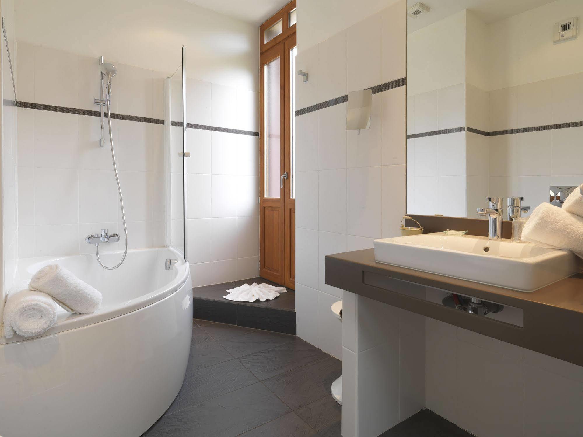 Le Manoir D'Agnes Logis Hotel Restaurant Tarascon-sur-Ariège Dış mekan fotoğraf